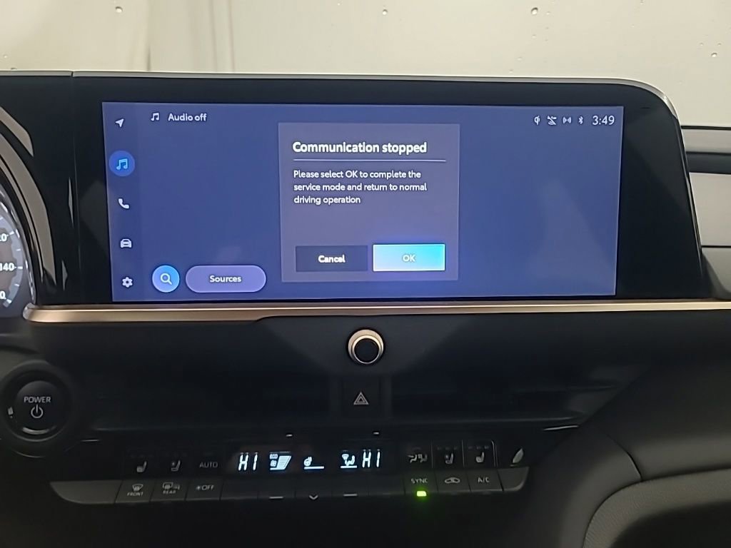 Used 2025 Toyota Crown XLE AWD/4WD image 31