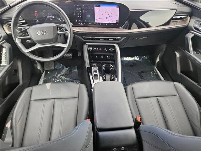 Used 2025 Audi Q5 Premium w/ Convenience Package image 19