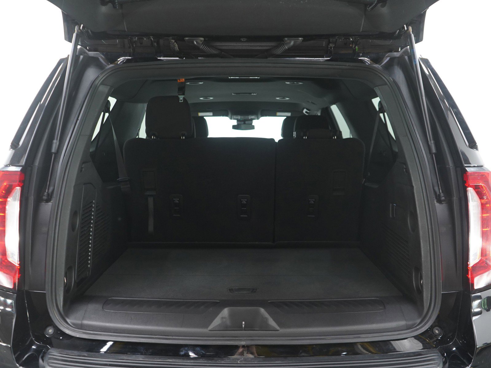 Used 2023 GMC Yukon XL SLE image 19