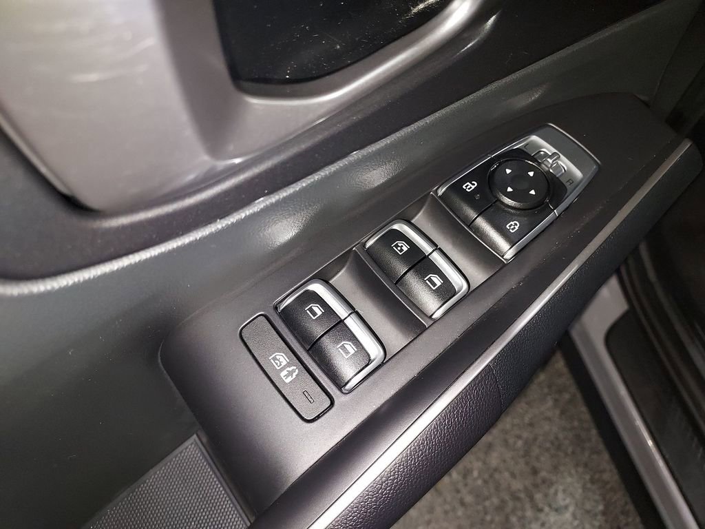 Used 2025 Kia Sorento S w/ Panoramic Sunroof Package image 19