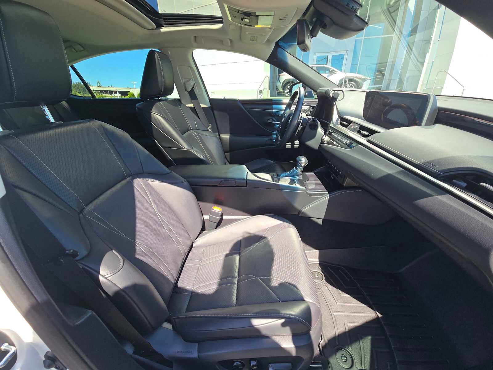 Used 2021 Lexus ES 300h w/ Accessory Package 2 FWD image 11