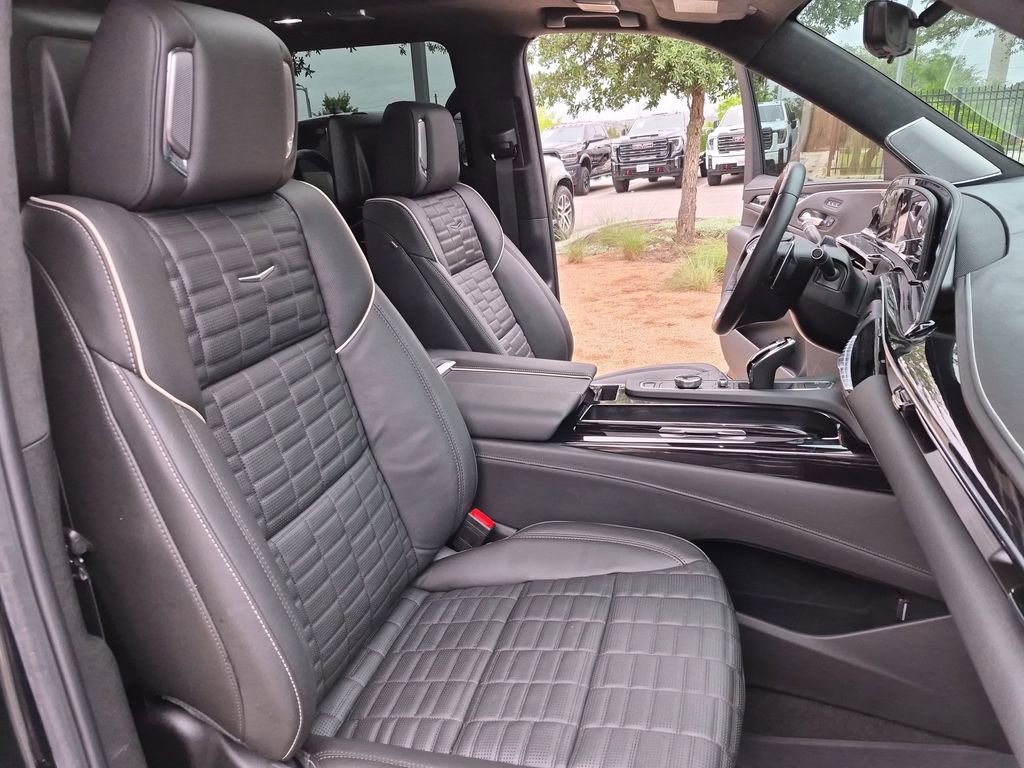 Used 2023 Cadillac Escalade V w/ Heavy-Duty Trailer Package image 43