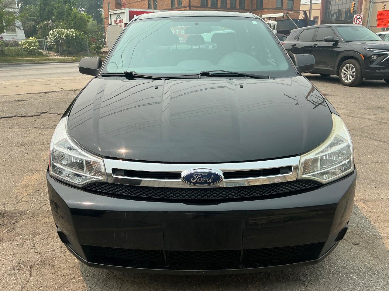 Used 2010 Ford Focus SE FWD image 8