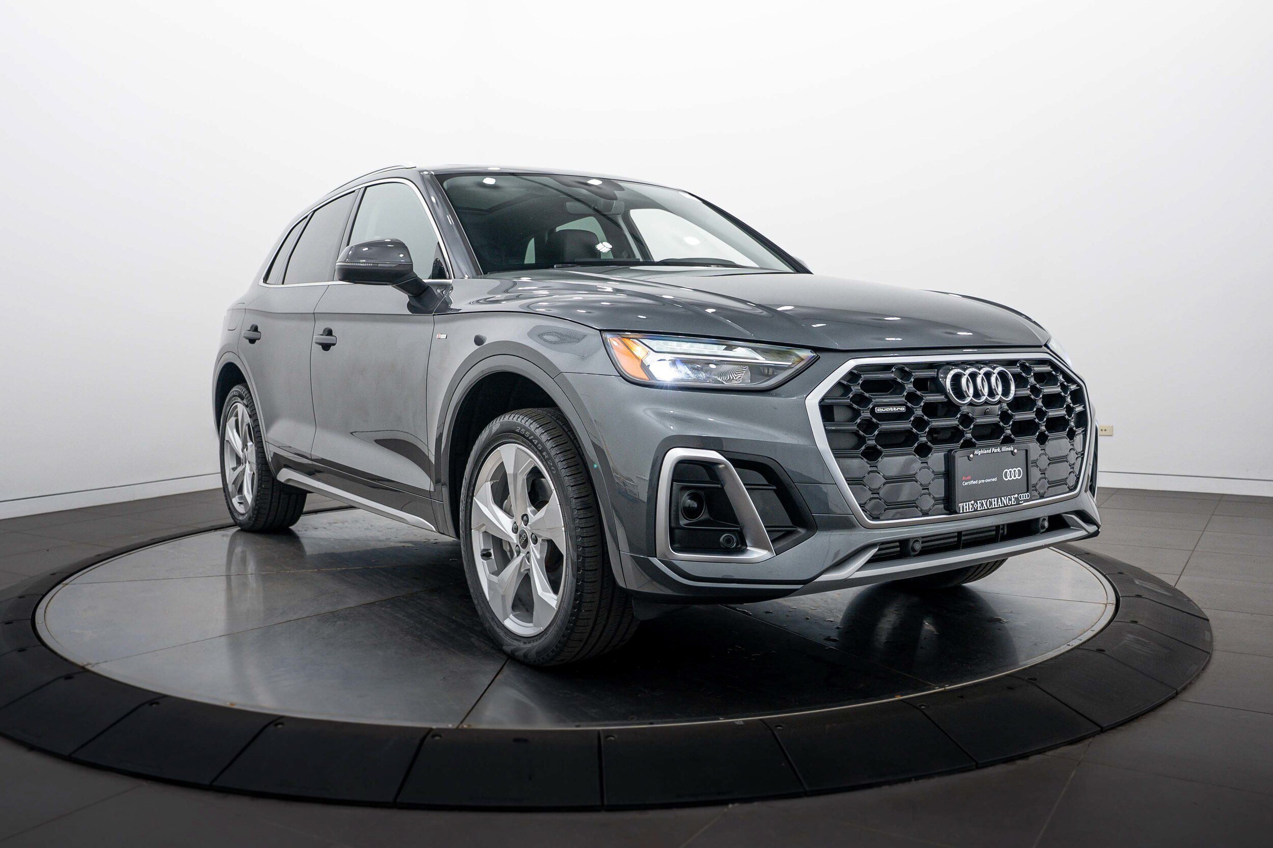Certified 2024 Audi Q5 2.0T Premium Plus w/ Premium Plus Package AWD/4WD image 2