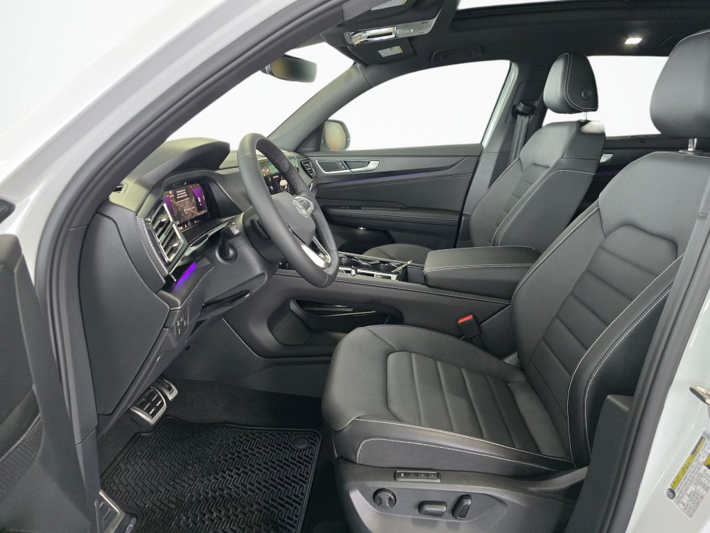New 2024 Volkswagen Atlas Cross Sport SEL R-Line AWD/4WD image 17