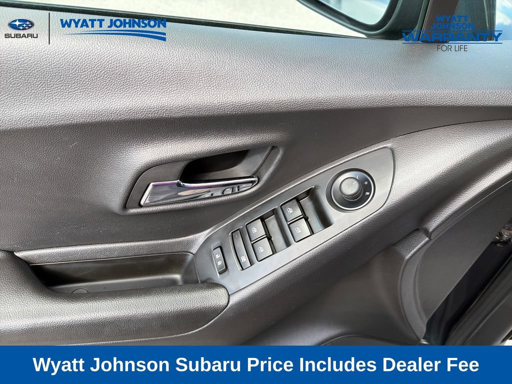 Used 2022 Chevrolet Trax LT w/ Driver Confidence Package AWD/4WD image 16