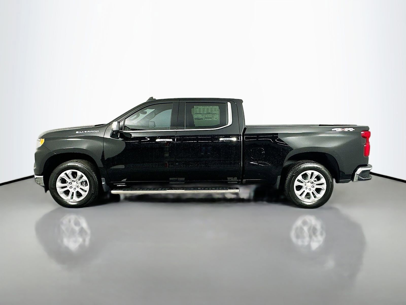 New 2025 Chevrolet Silverado 1500 LTZ w/ Technology Package image 4