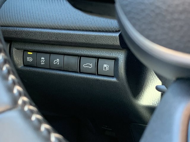 Used 2025 Toyota Camry SE w/ Convenience Package FWD image 15