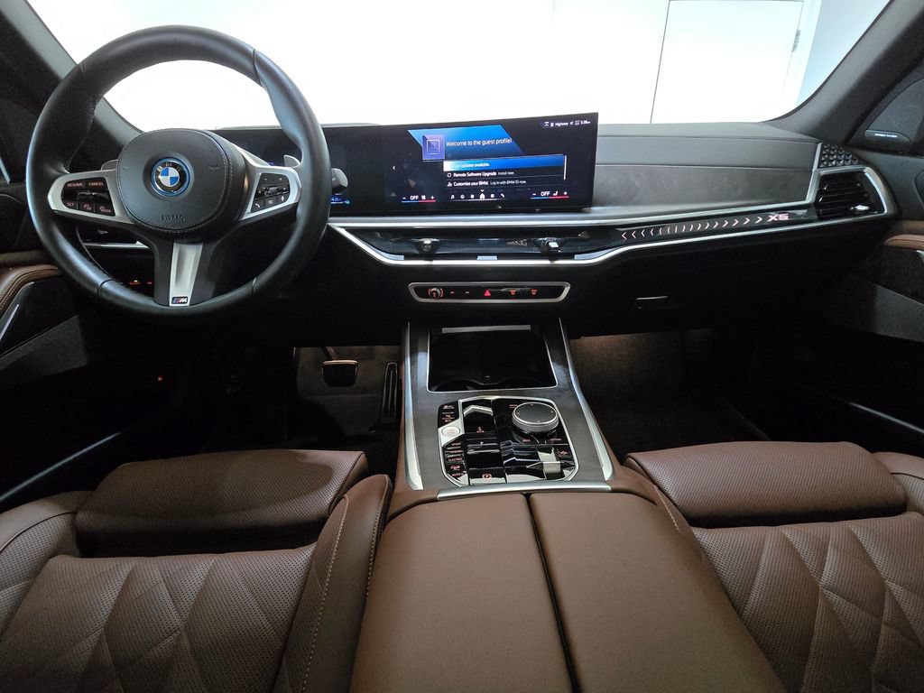 Used 2026 BMW X5 xDrive50e w/ M Sport Package AWD/4WD image 9