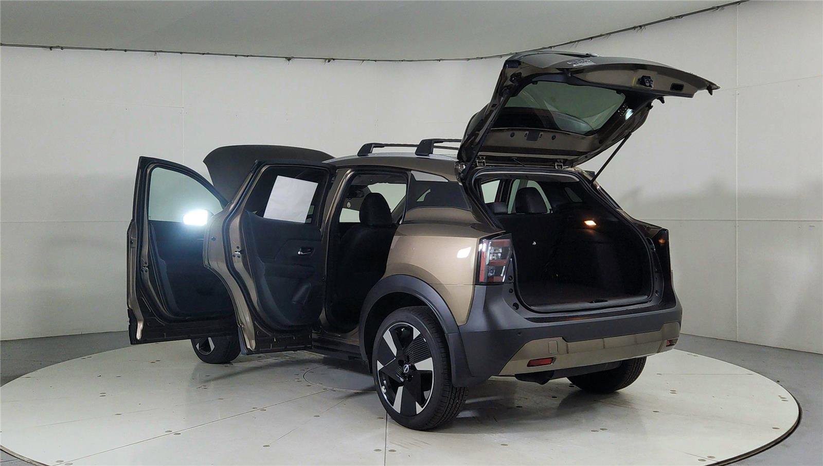 New 2026 Nissan Kicks SR w/ Cold Weather Package image 11