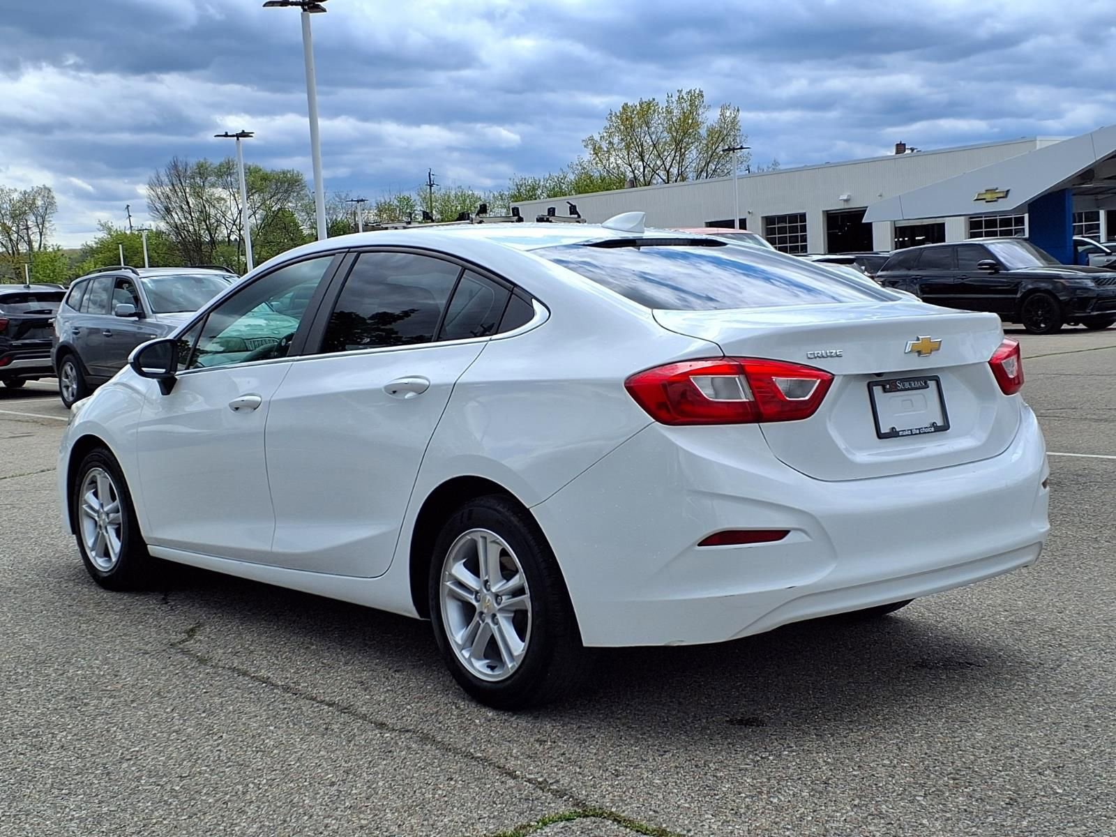 Used 2017 Chevrolet Cruze LT w/ Convenience Package FWD image 7