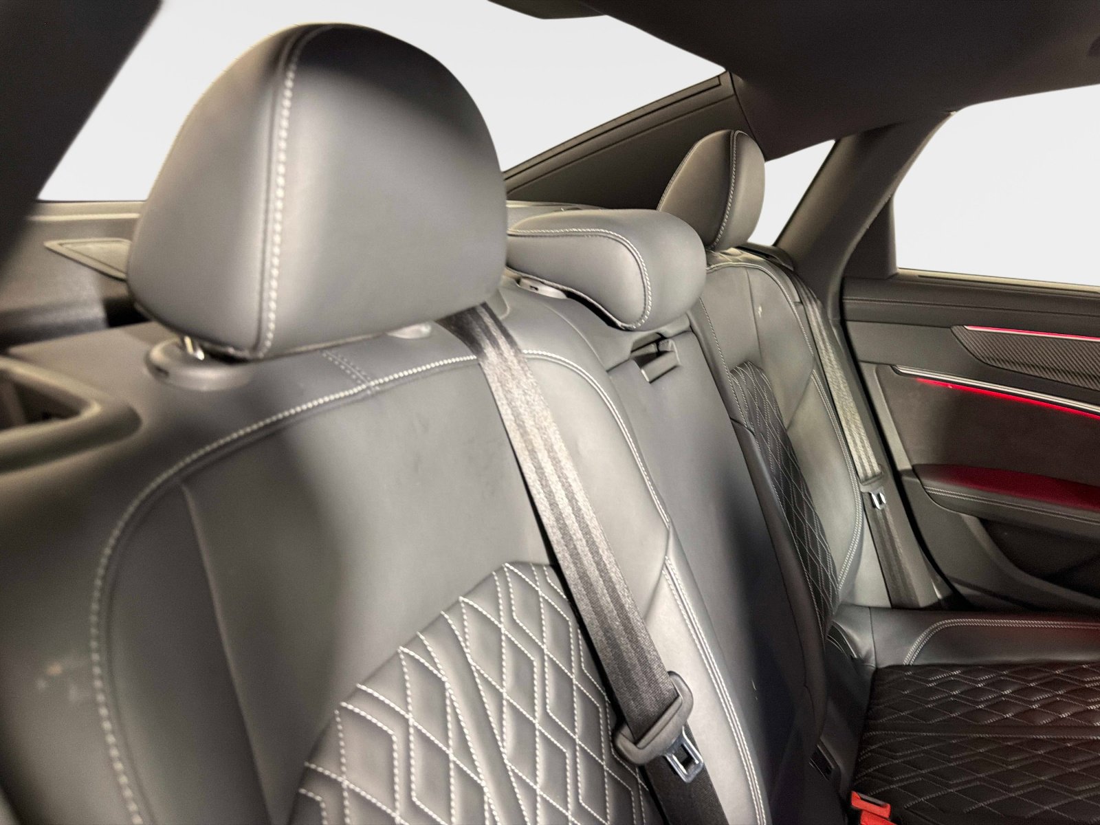 Used 2021 Audi S6 Prestige w/ Prestige Package image 28