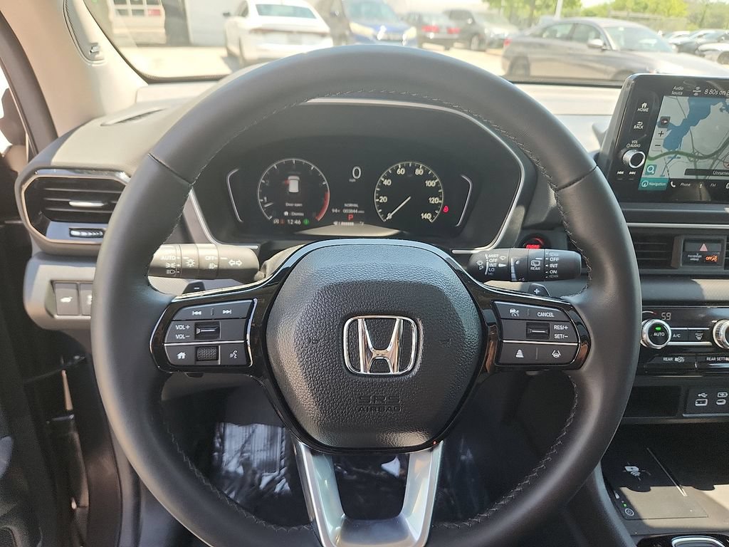 Certified 2025 Honda Pilot Touring image 16