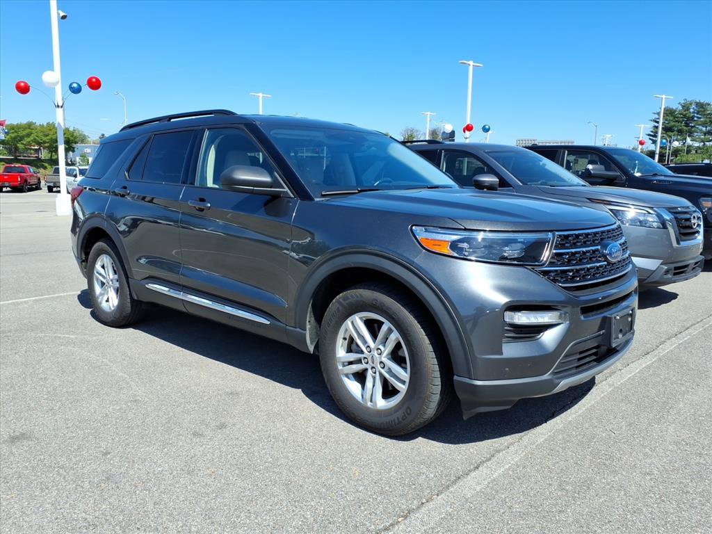 Used 2020 Ford Explorer XLT w/ Equipment Group 202A image 3