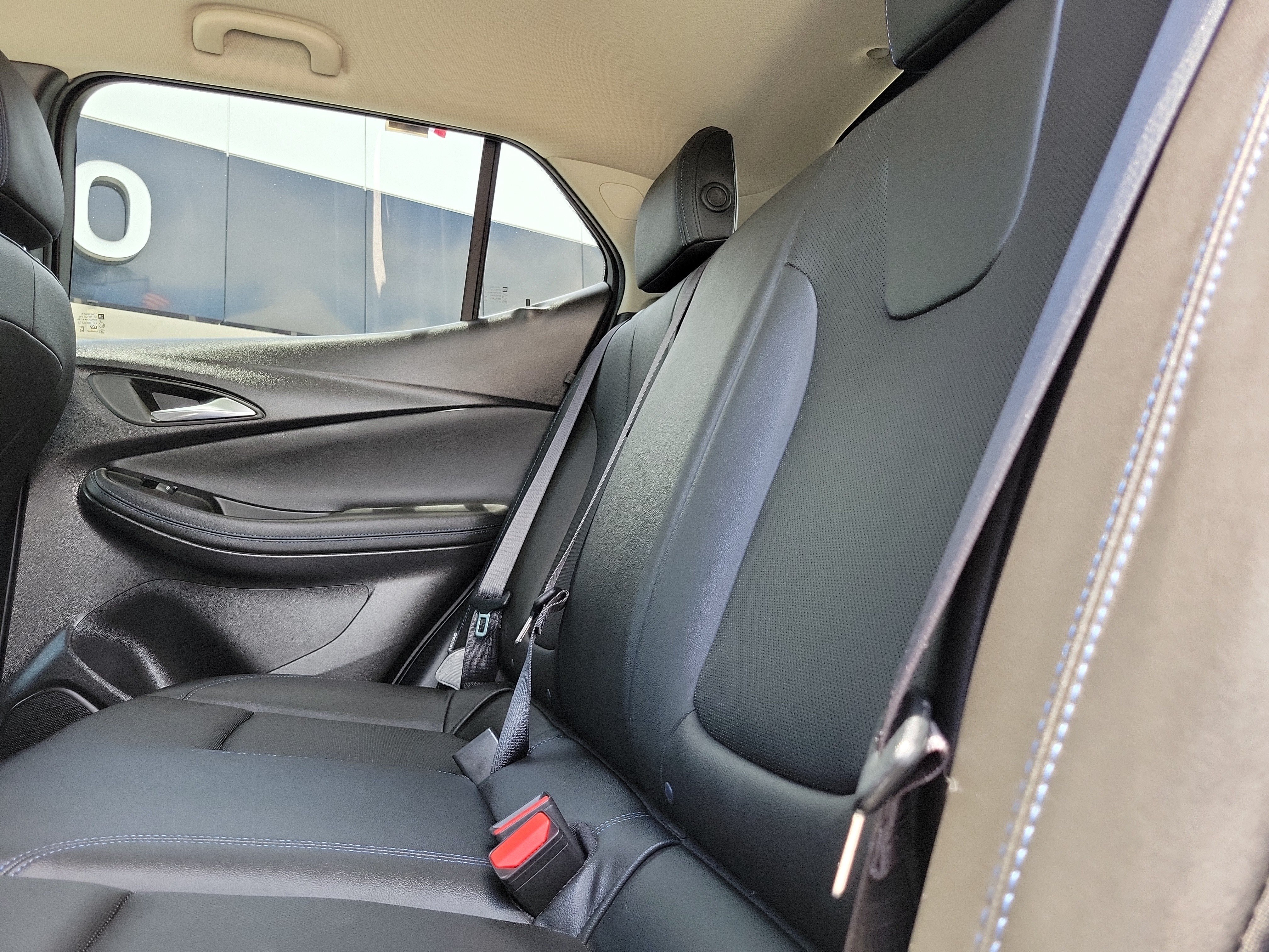 Used 2025 Buick Encore GX Sport Touring FWD image 15