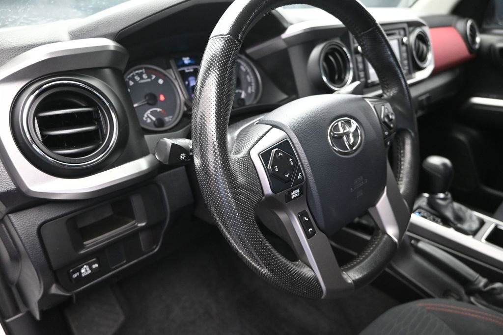 Used 2016 Toyota Tacoma SR5 w/ Towing Package RWD image 12