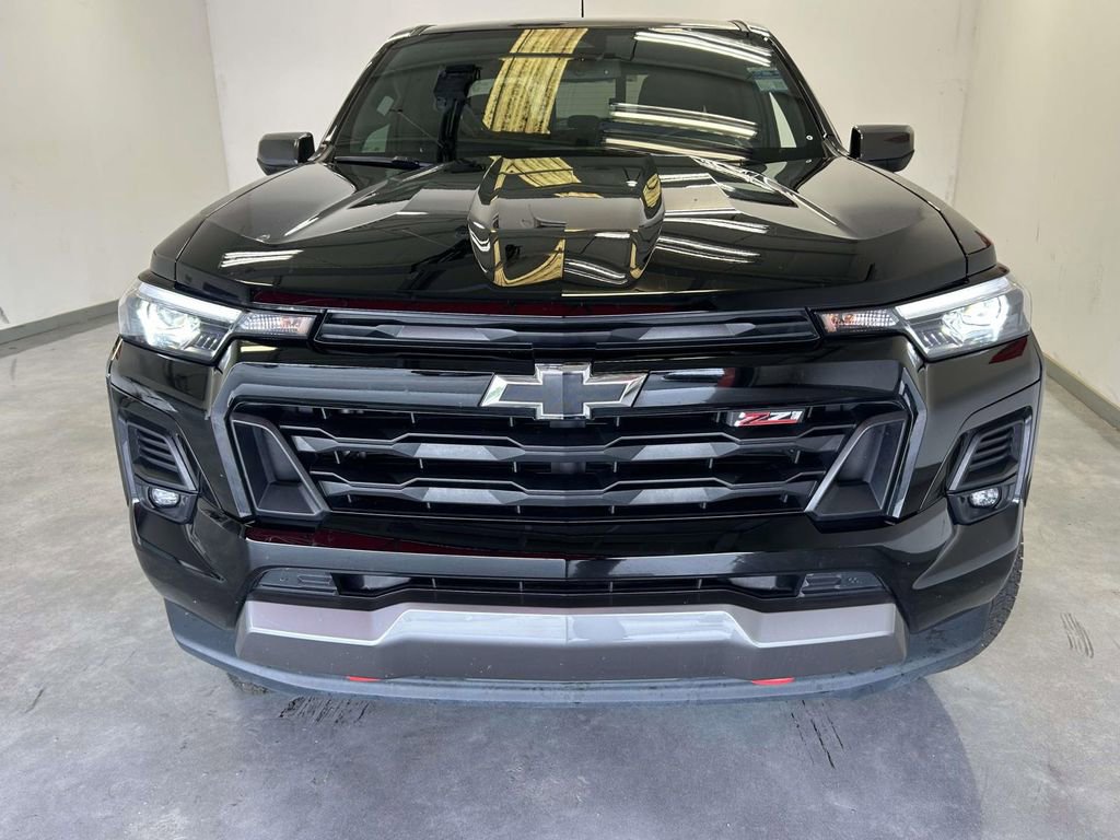 Used 2025 Chevrolet Colorado Z71 AWD/4WD image 8