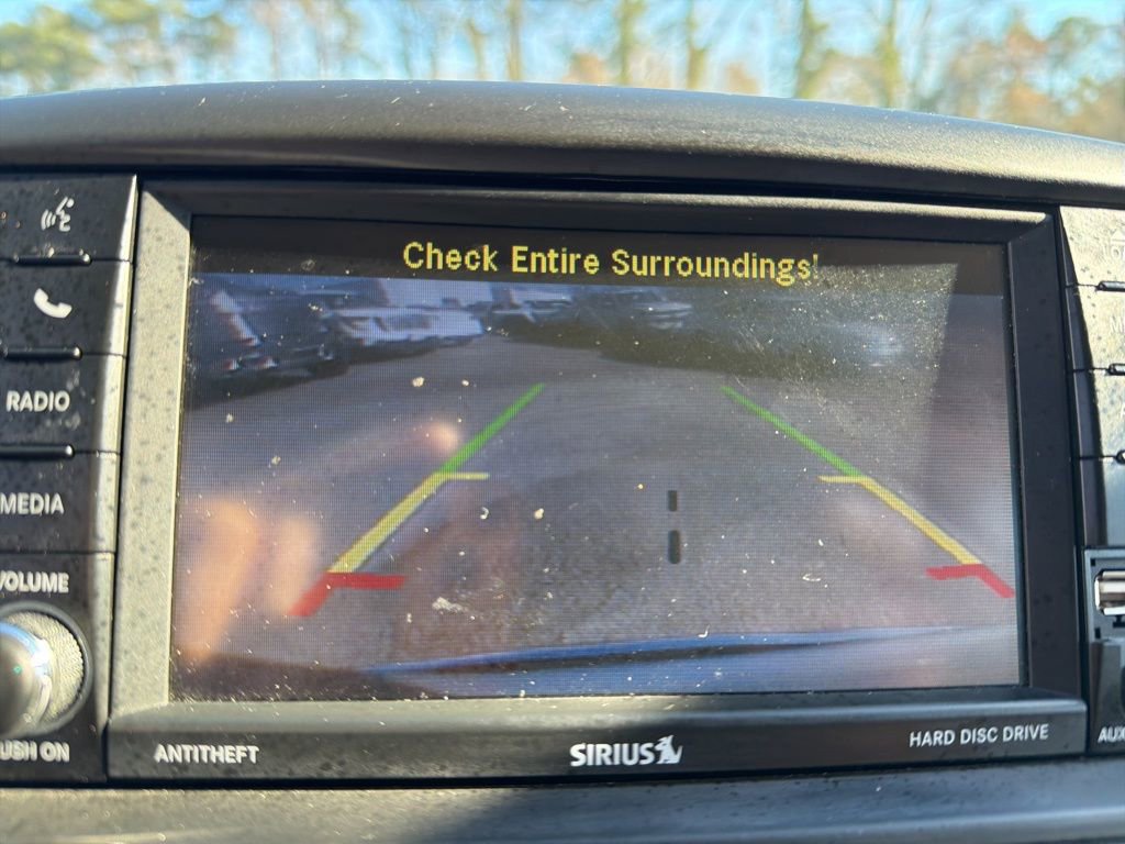 Used 2015 Chrysler Town & Country Touring image 19