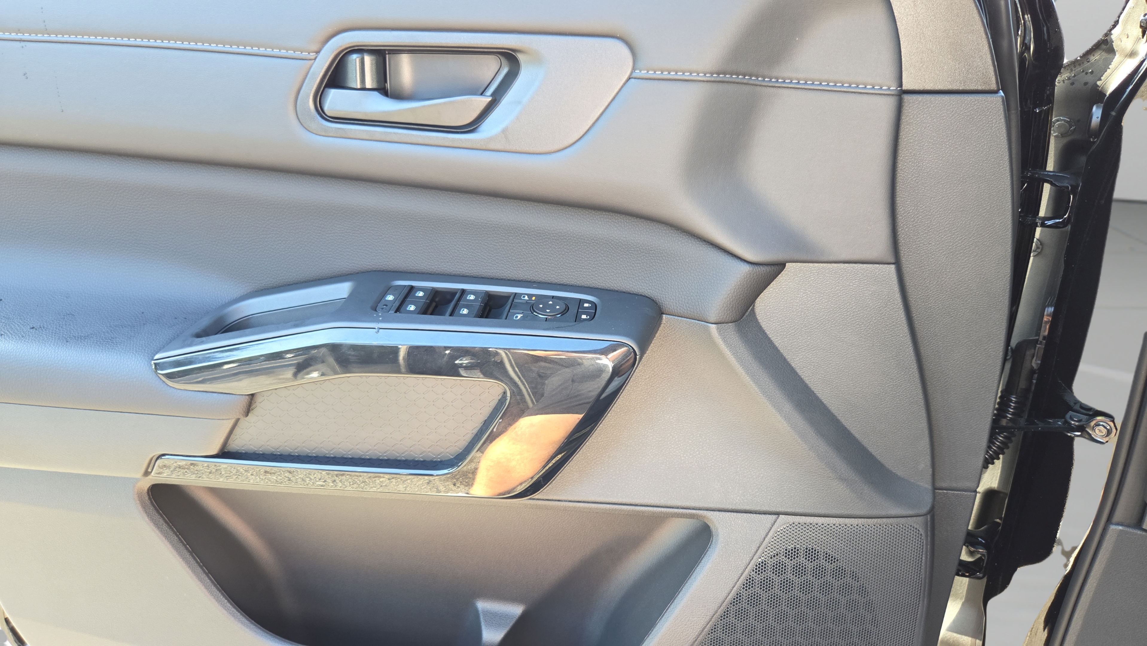 New 2026 Nissan Pathfinder SV FWD image 26