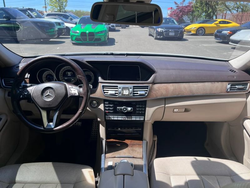 Used 2015 Mercedes-Benz E 400 4MATIC Sedan image 25