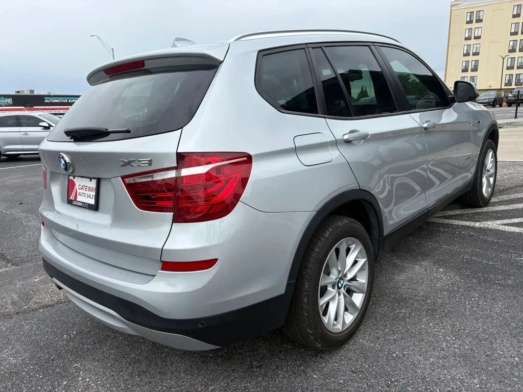 Used 2017 BMW X3 xDrive28i AWD/4WD image 5