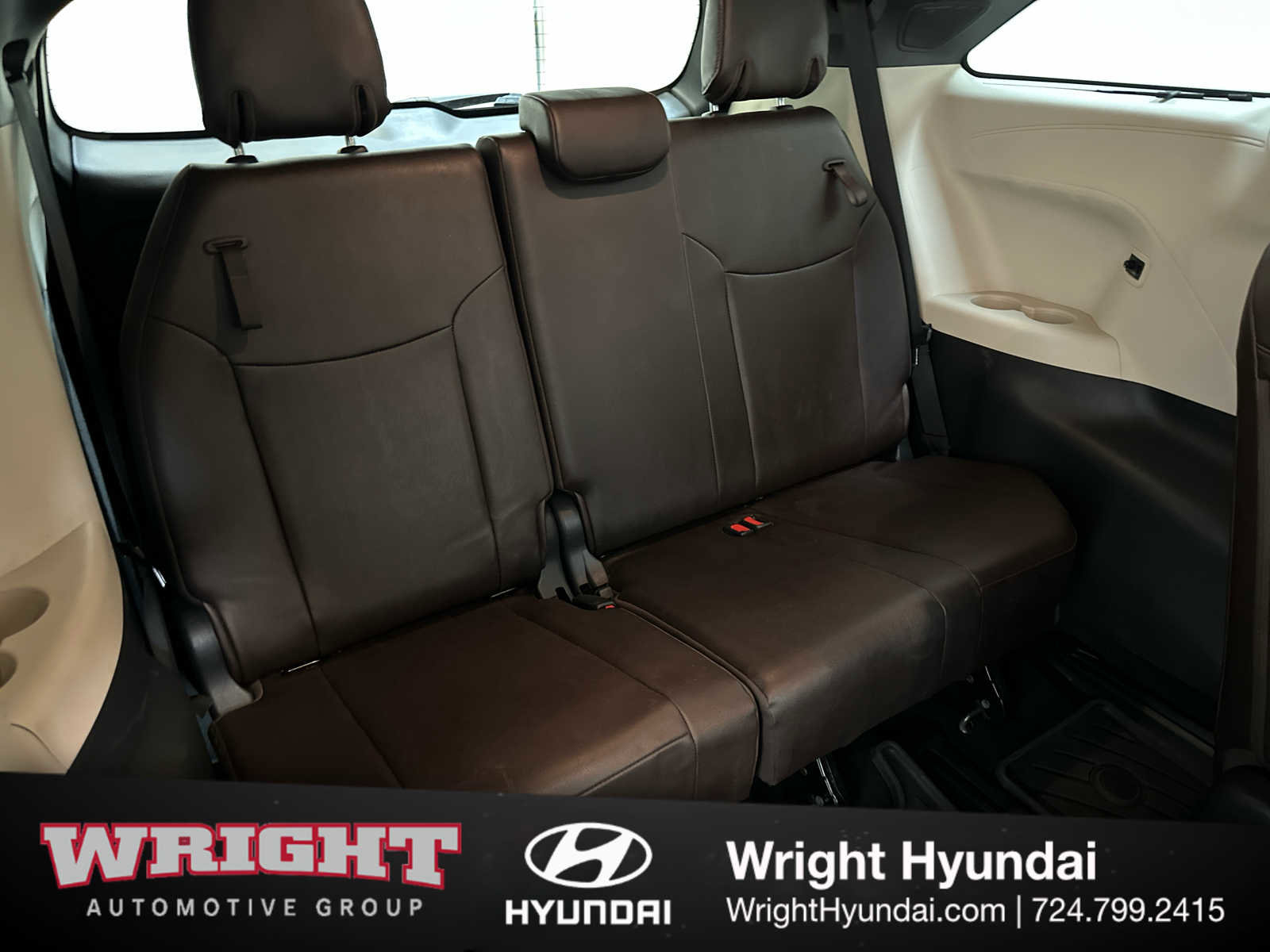 Used 2021 Toyota Sienna Platinum image 16