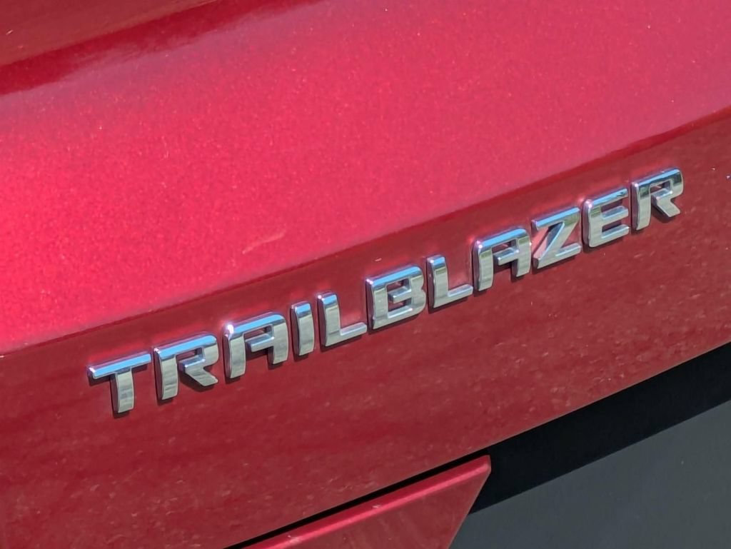 Used 2025 Chevrolet TrailBlazer LT FWD image 10