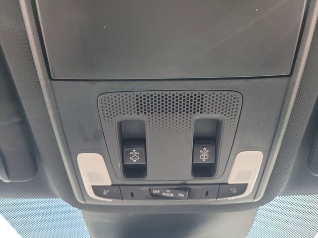 Certified 2025 Honda Pilot Black Edition image 33