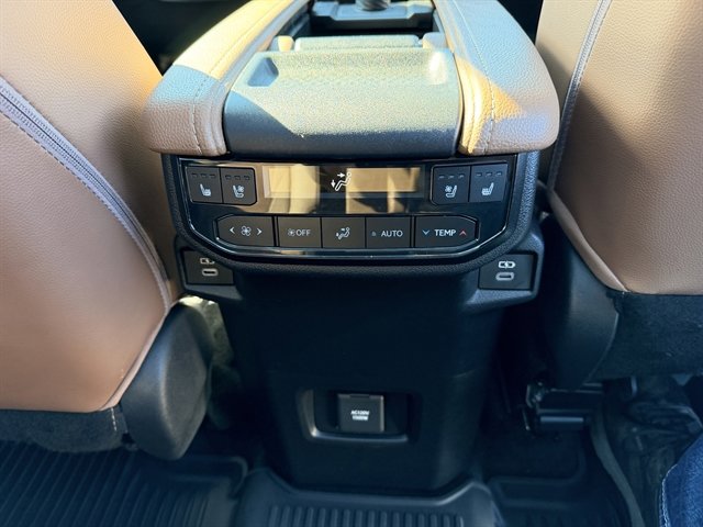 Used 2024 Toyota Grand Highlander AWD Hybrid image 8
