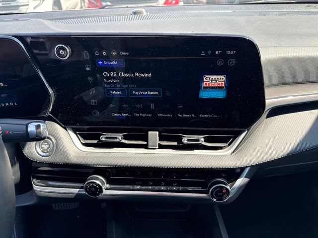 Used 2025 Chevrolet Equinox LT FWD image 11