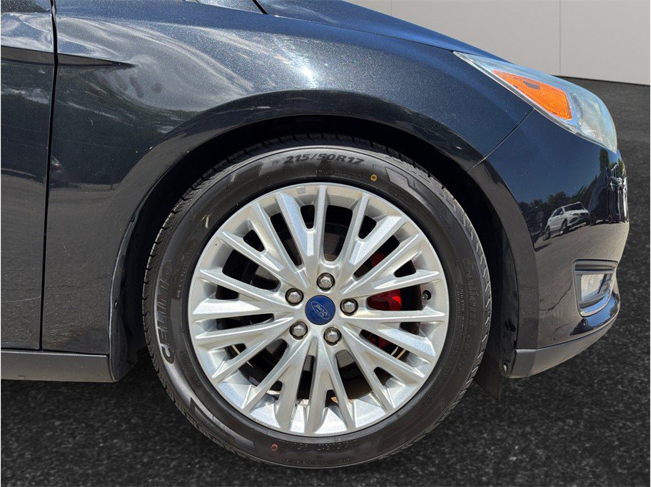 Used 2015 Ford Focus Titanium FWD image 12