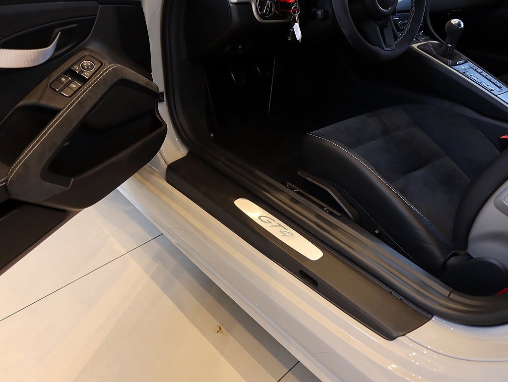 Used 2020 Porsche 718 Cayman GT4 image 56