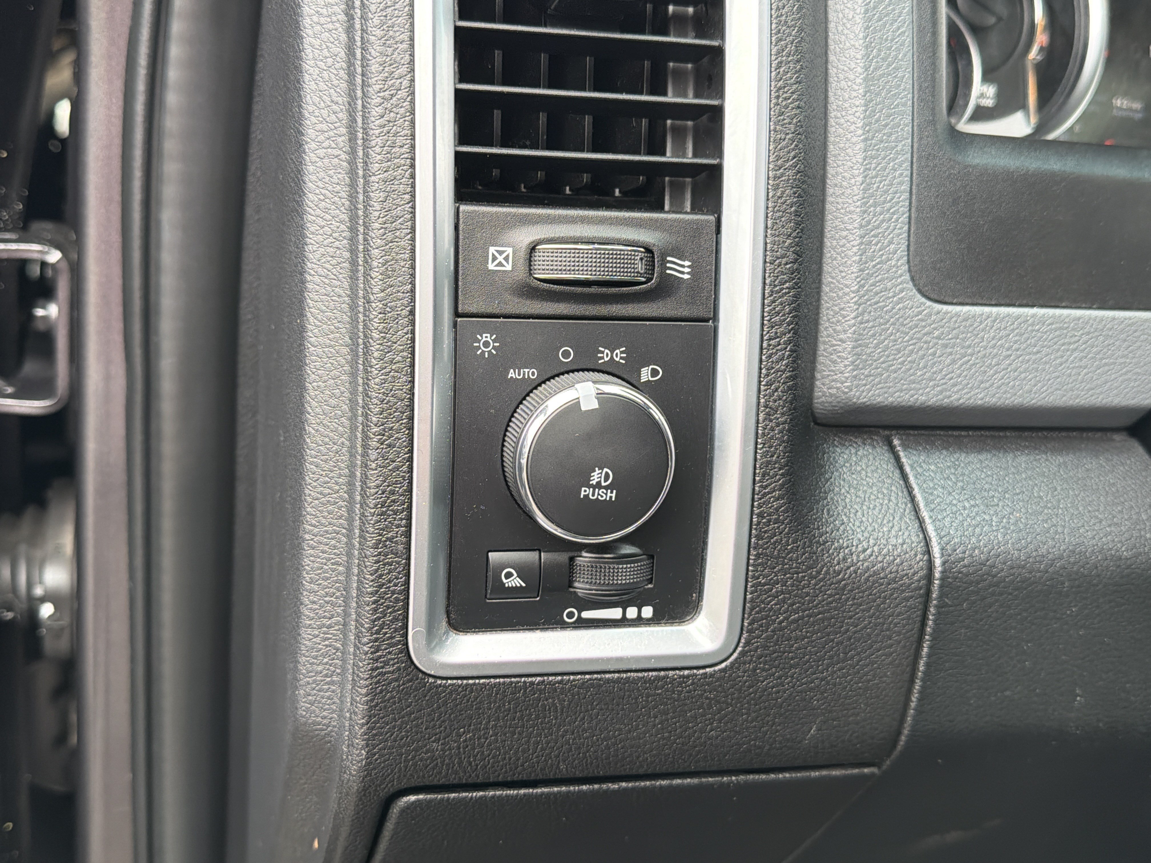 Used 2017 RAM 1500 Outdoorsman AWD/4WD image 14