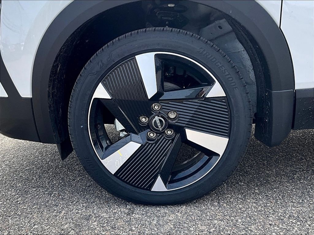 New 2025 Nissan Kicks SR AWD/4WD image 8