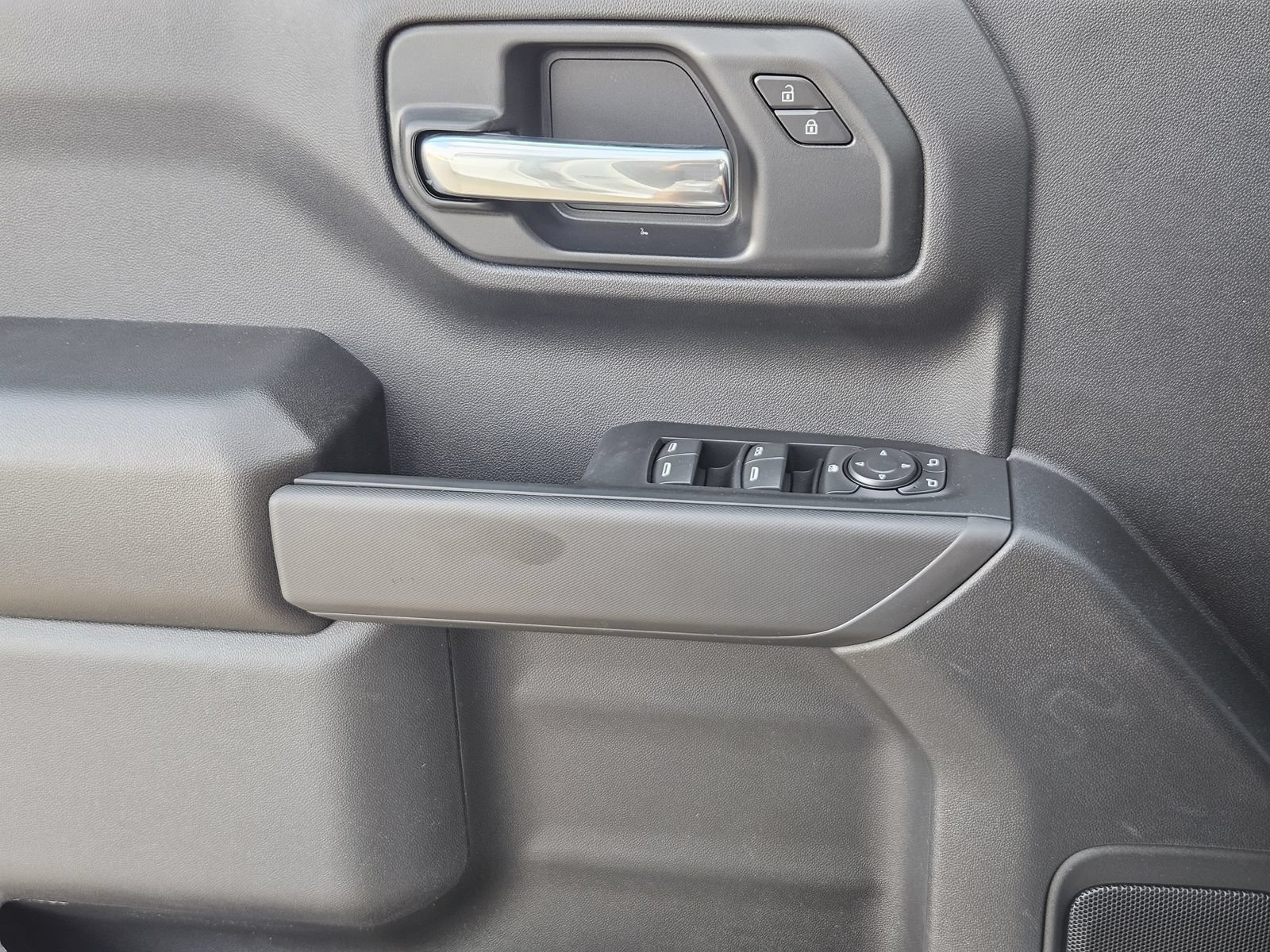 New 2026 Chevrolet Silverado 1500 Custom Trail Boss w/ LPO, Dark Essentials Package AWD/4WD image 25