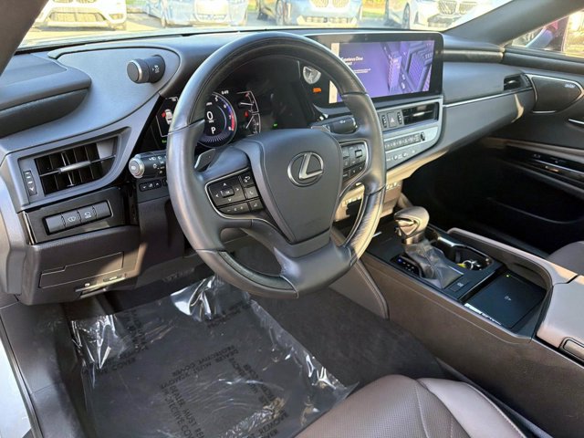 Used 2023 Lexus ES 350 Ultra Luxury w/ Accessory Package (Z2) FWD image 17