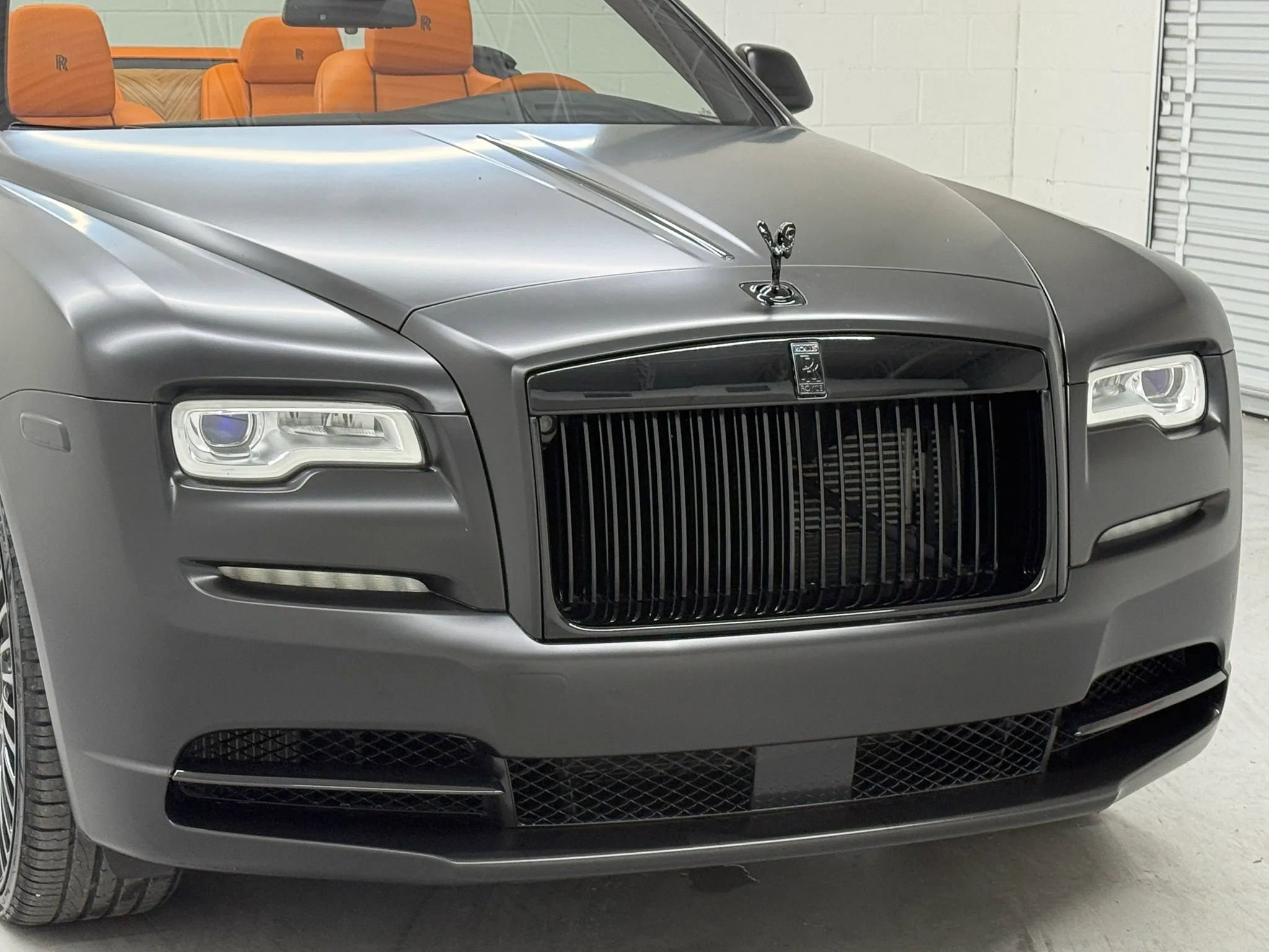 Used 2017 Rolls-Royce Dawn image 38