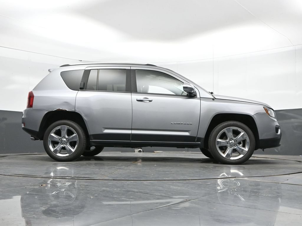 Used 2015 Jeep Compass Limited AWD/4WD image 32