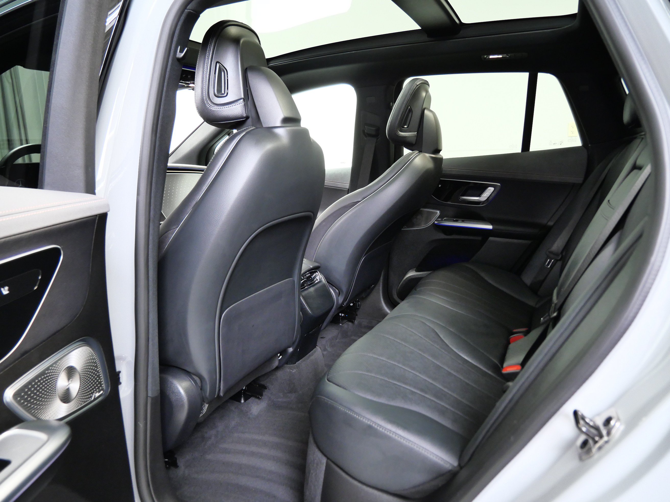 Certified 2023 Mercedes-Benz EQE 350+ 4MATIC SUV w/ AMG Line Exterior Package image 17