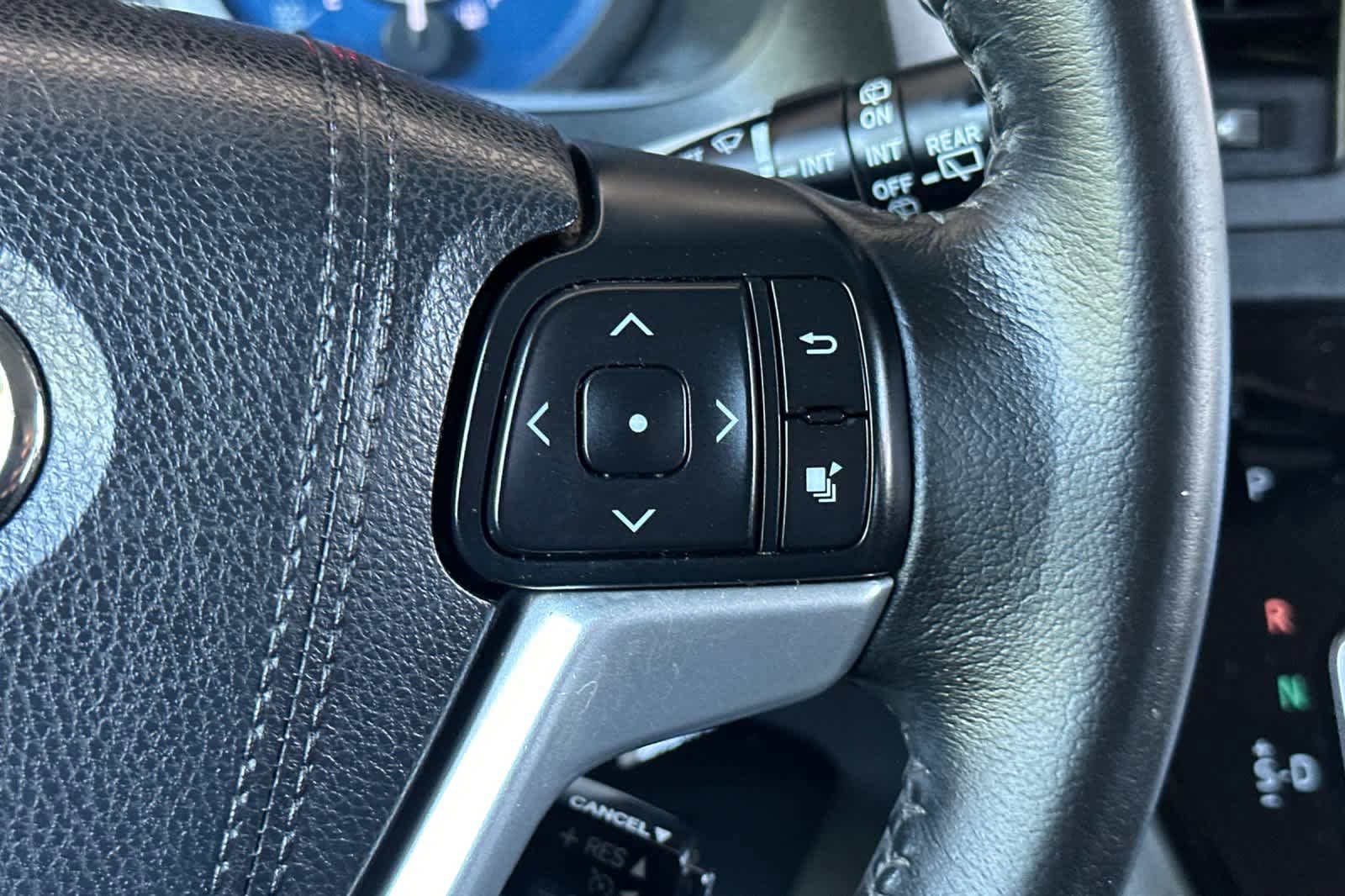 Used 2015 Toyota Sienna XLE w/ XLE Navigation Package FWD image 29