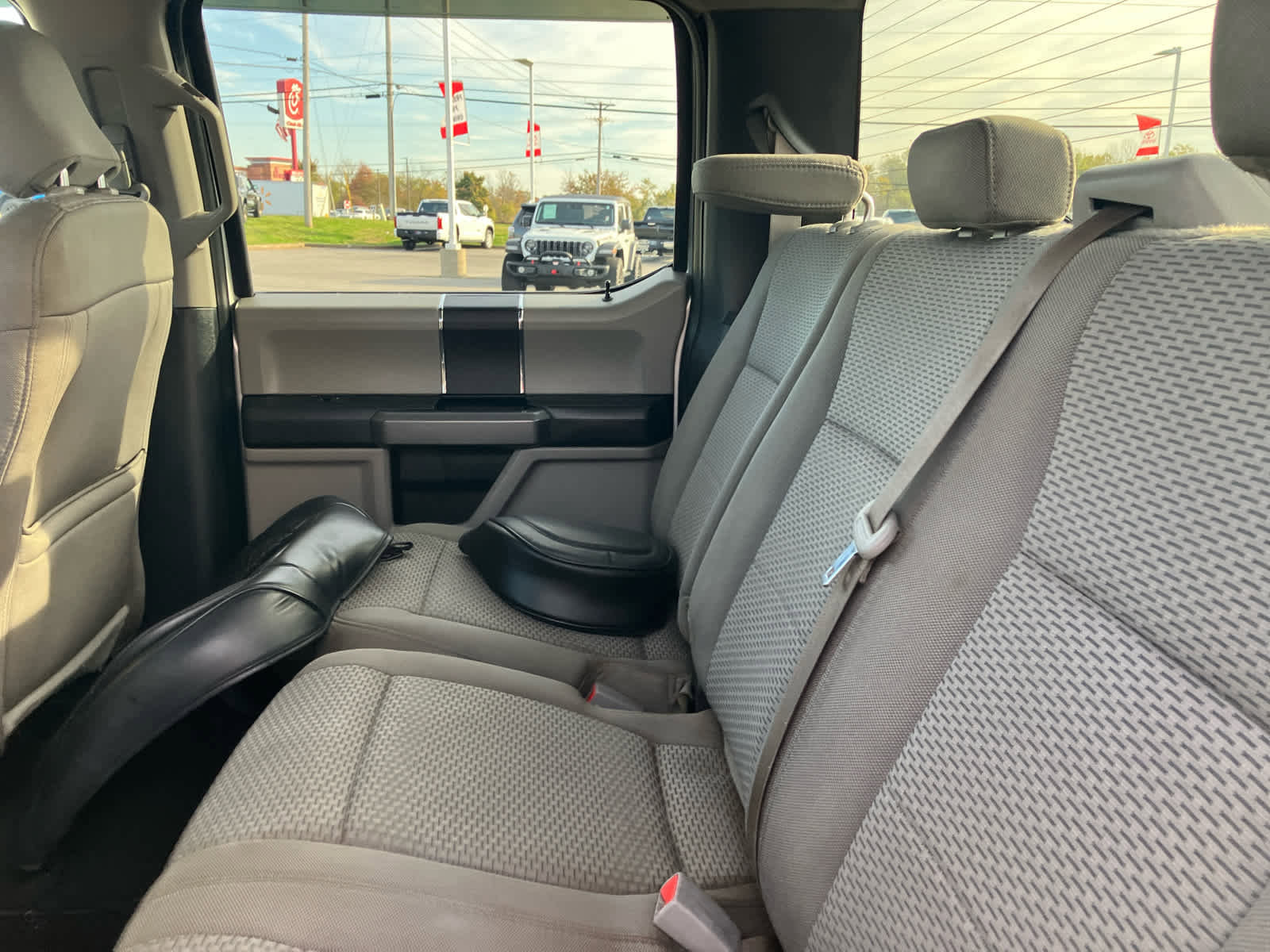 Used 2018 Ford F150 XLT image 30