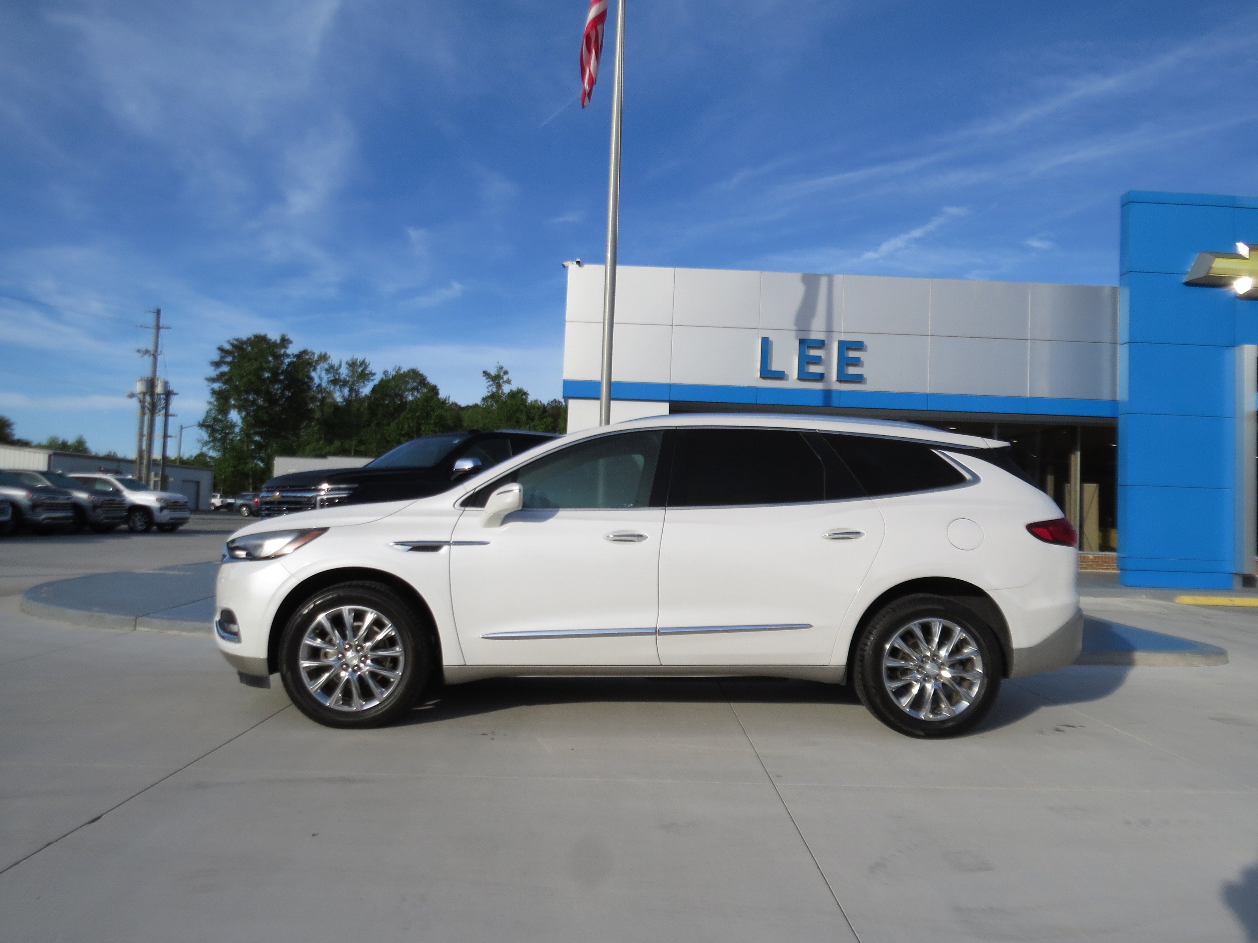 Certified 2020 Buick Enclave Premium w/ Trailering Package, 5000 lbs. FWD image 1