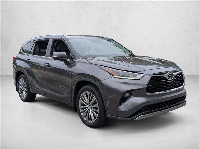 Used 2022 Toyota Highlander Platinum AWD/4WD image 3