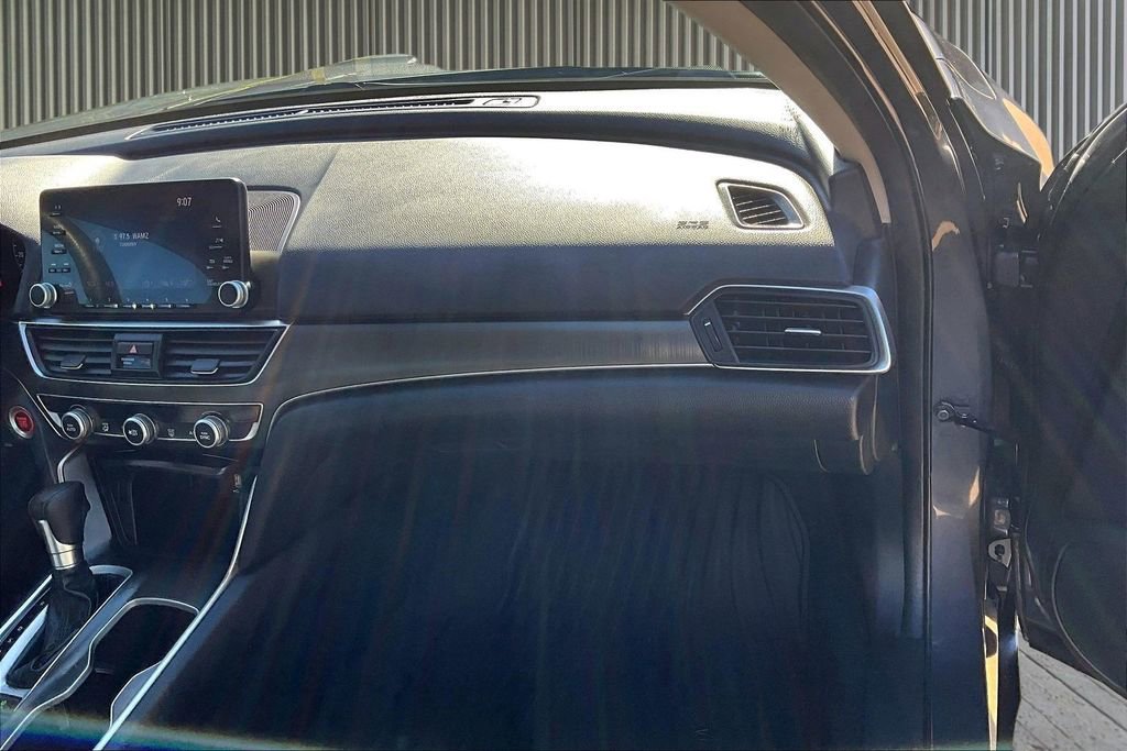 Used 2018 Honda Accord LX image 17