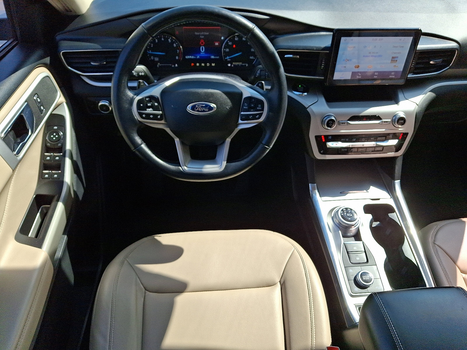 Used 2020 Ford Explorer XLT w/ Equipment Group 202A image 13