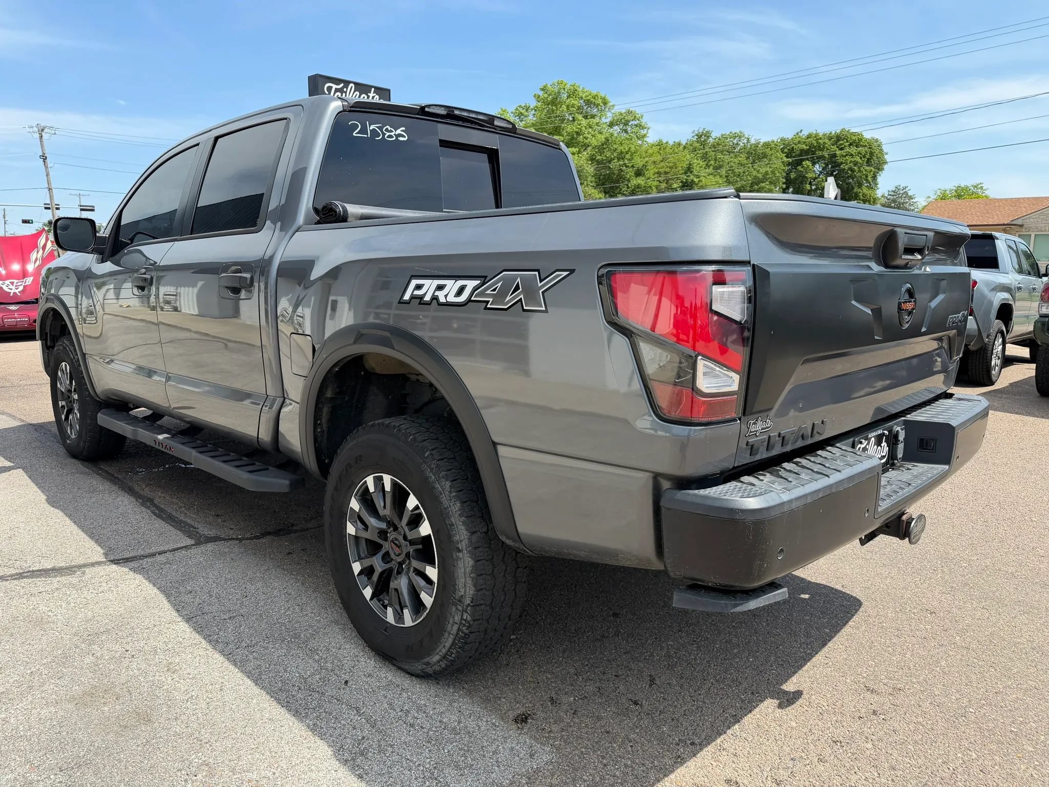 Used 2020 Nissan Titan PRO-4X w/ Pro-4x Convenience Package AWD/4WD image 5