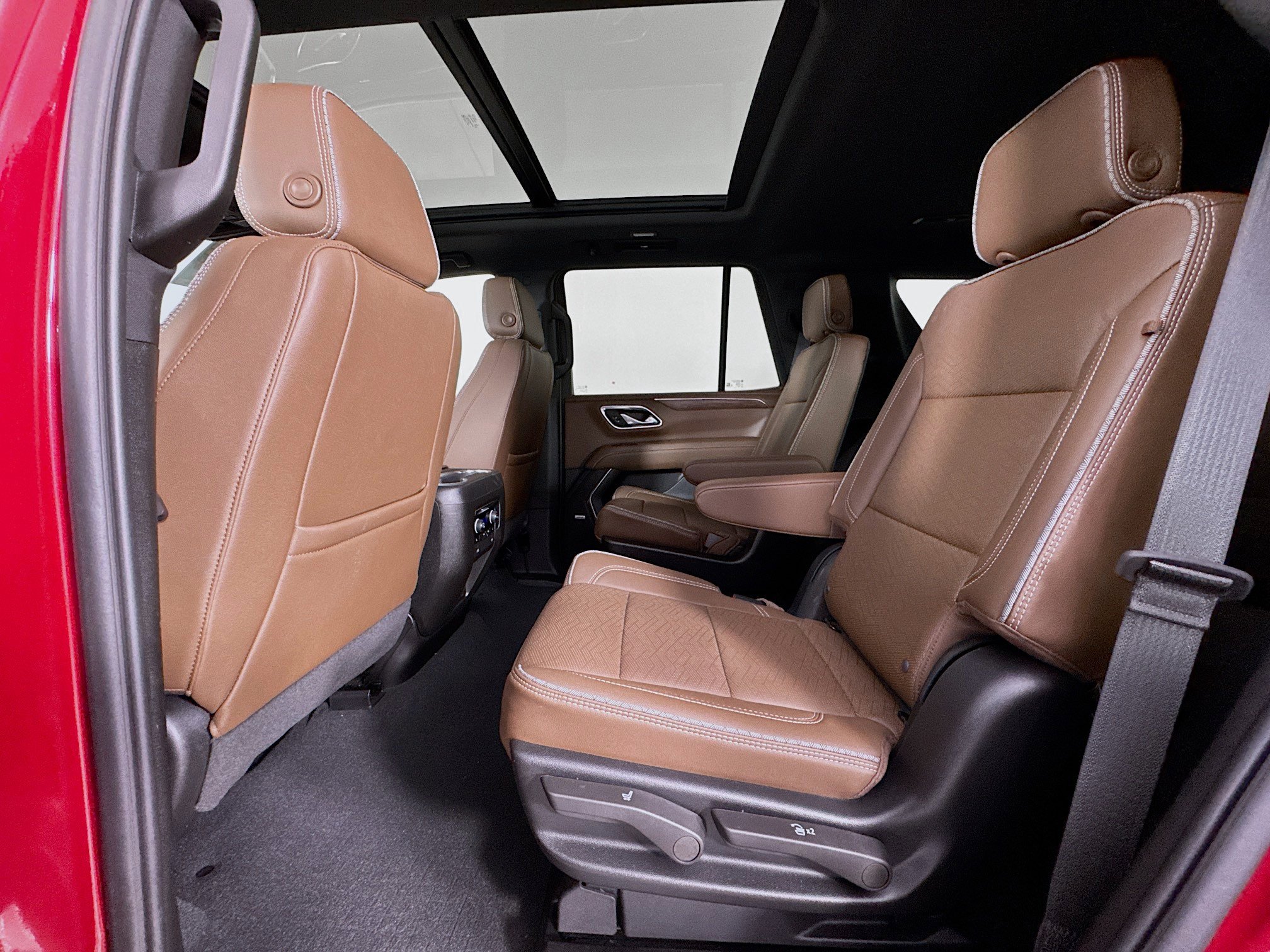 Used 2024 Chevrolet Tahoe High Country AWD/4WD image 26