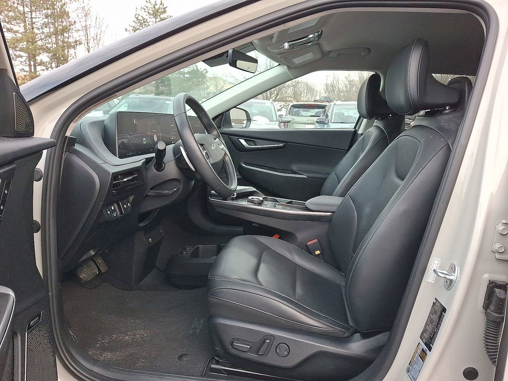 Certified 2022 Kia EV6 Wind image 3