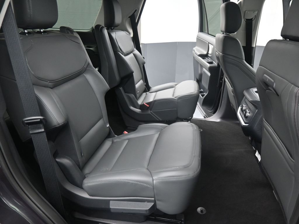 New 2026 Ford Expedition Active image 18