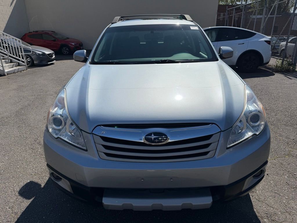 Used 2012 Subaru Outback 2.5i Limited w/ Moonroof Pkg AWD/4WD image 2